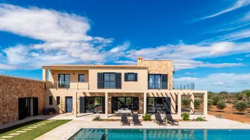 Modern finca with pool and sweeping views on the outskirts of Ses Salines Modern finca with pool and sweeping views on the outskirts of Ses Salines