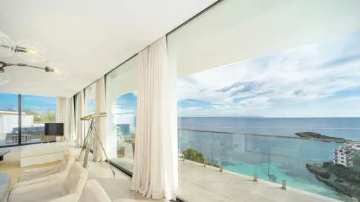 Large penthouse with breathtaking sea views next to the Illetas beach