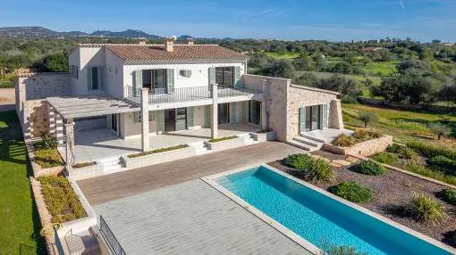 First-class newly built finca with pool and magnificent views near Santanyi