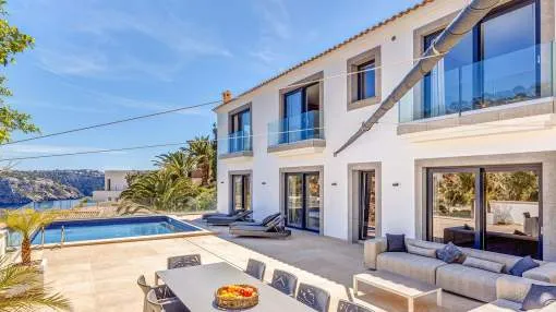 Modern villa with fabulous sea views in Puerto de Andratx