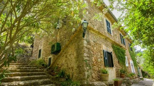 Charming finca with holiday rental licence in Valldemossa Charming finca with holiday rental licence in Valldemossa