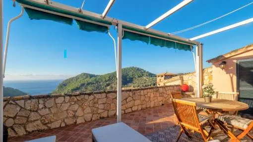 Delightful penthouse in Estellencs with sea and mountain views