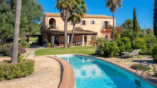Mallorca finca near Montuïri with pool and Mediterranean garden