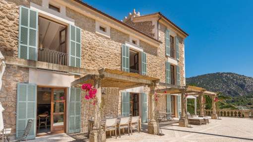 Spectacular 14th-century manor house in the hills of Valldemossa Spectacular 14th-century manor house in the hills of Valldemossa