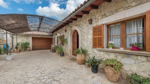 Triplex house with swimming pool and views to Mancor de la Vall Triplex house with swimming pool and views to Mancor de la Vall