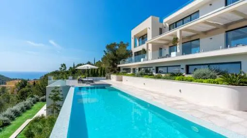 Exceptional top quality villa overlooking the Puerto de Andratx harbour