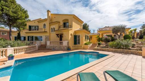 Villa with sea views and additional building plot in Santa Ponsa Villa with sea views and additional building plot in Santa Ponsa