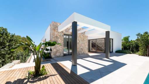Villa with beautiful garden and lovely sea views in Costa d'en Blanes Villa with beautiful garden and lovely sea views in Costa d'en Blanes