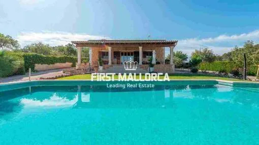 Finca with pool and unobstructed views in Sineu with holiday rental license