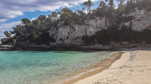 Nice house with a lot of charm at an excellent price in Cala Llombards Nice house with a lot of charm at an excellent price in Cala Llombards
