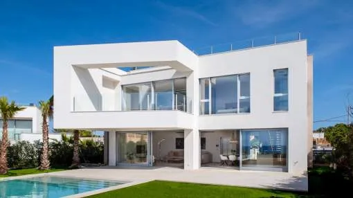 Excellent frontline designer villa in Port Adriano Excellent frontline designer villa in Port Adriano