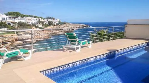 Attractive villa situated in first sea line in Es Fortí/Cala Egos. Attractive villa situated in first sea line in Es Fortí/Cala Egos.