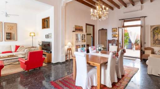 Charming house with rental license in Colonia Sant Jordi. Great investment potential Charming house with rental license in Colonia Sant Jordi. Great investment potential