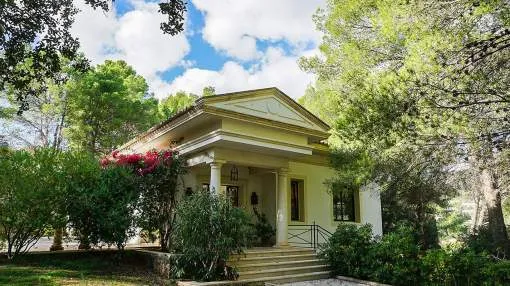 Elegant Villa located in the luxurious residential area of Son Vida, near Palma Elegant Villa located in the luxurious residential area of Son Vida, near Palma
