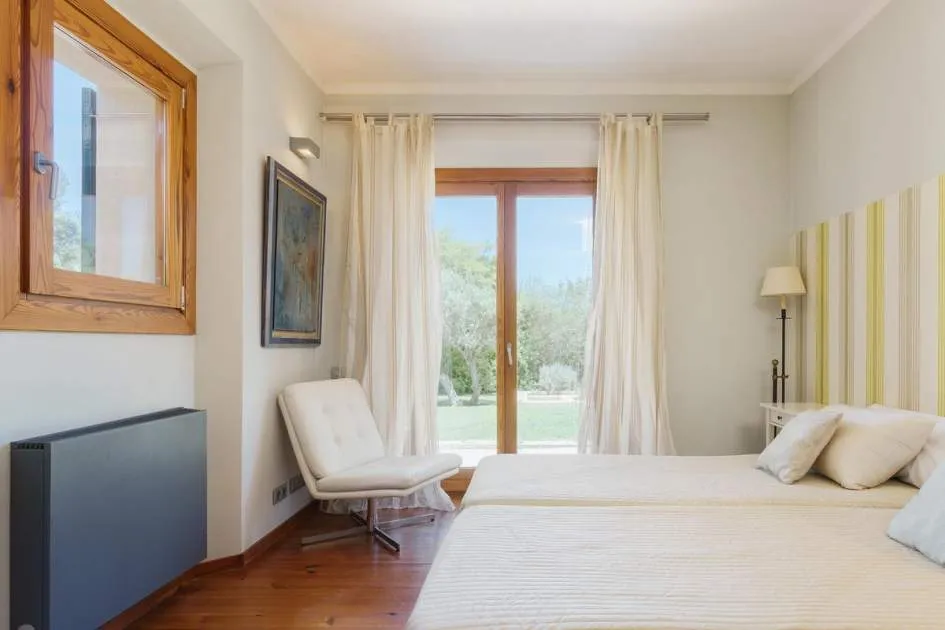 Fantastic country house not far from the golf course of Pollensa and with licence for holiday rental