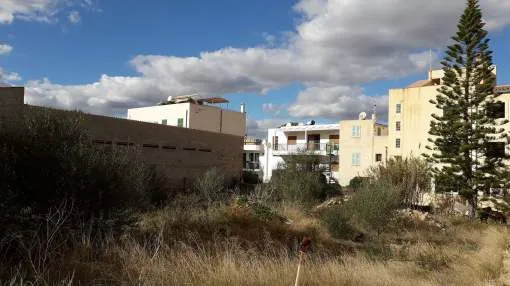 Urban plot in Cala Figuera with project for 18 apartments
