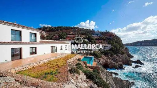 Frontline villa with breathtaking sea views Frontline villa with breathtaking sea views