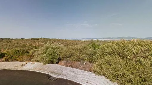 Beautiful flat plot with panoramic views of Palma's bay and the Tramuntana Mountains