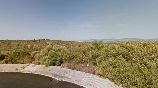 Beautiful flat plot with panoramic views of Palma's bay and the Tramuntana Mountains Beautiful flat plot with panoramic views of Palma's bay and the Tramuntana Mountains