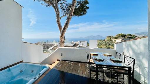 Townhouse with stunning views and breathtaking sunsets in La Mola Townhouse with stunning views and breathtaking sunsets in La Mola