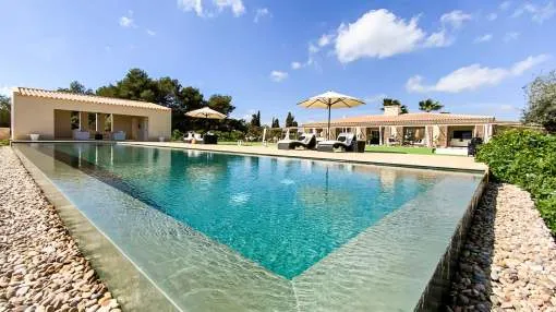 Fantastic and bright newly built finca with sea views in a quiet area near the beautiful port of Portocolom Fantastic and bright newly built finca with sea views in a quiet area near the beautiful port of Portocolom