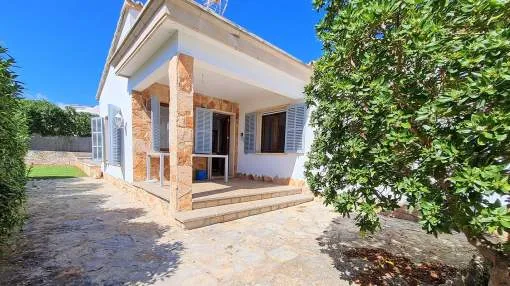Well-maintained house in Cala Figuera with swimming pool and sea views