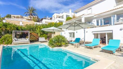 Fantastic family home with super sea views and inviting terrasses. Fantastic family home with super sea views and inviting terrasses.