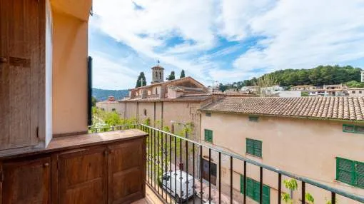Spacious duplex apartment in Puerto de Soller just a few minutes' walk from the beach and the harbor promenade