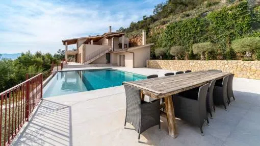Beautiful villa with spectacular views over Palma and its bay Beautiful villa with spectacular views over Palma and its bay