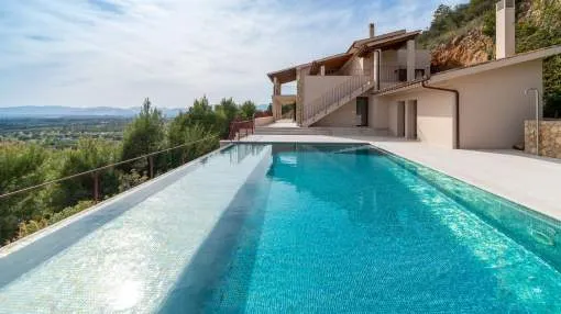 Beautiful villa with spectacular views over Palma and its bay Beautiful villa with spectacular views over Palma and its bay