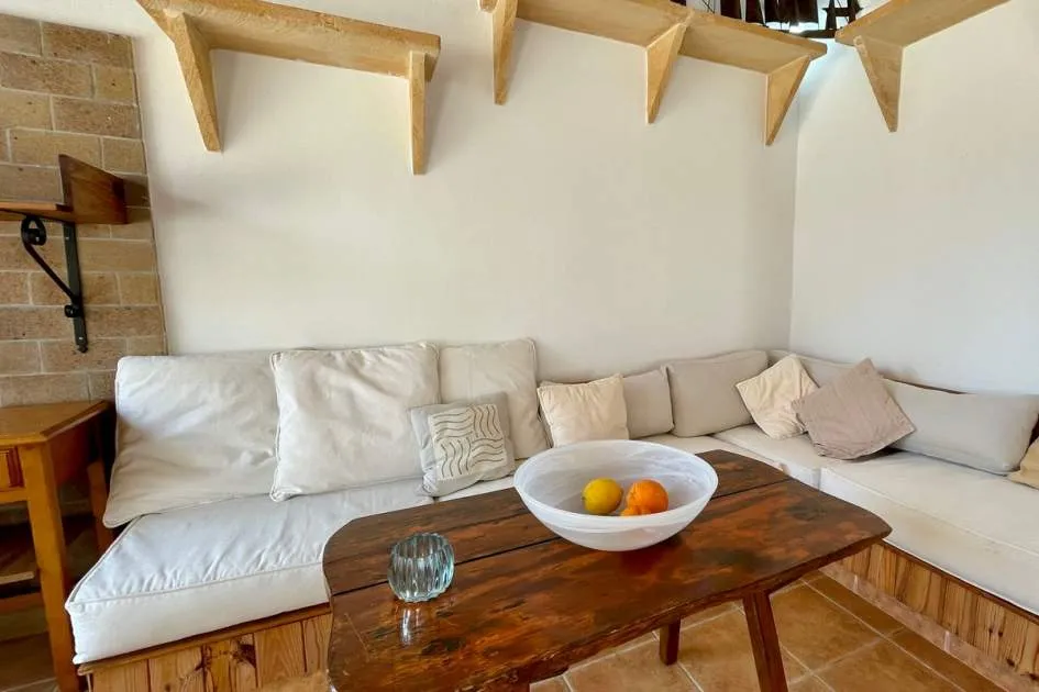 This 6 bedroom Finca is located on the countryside near Inca
