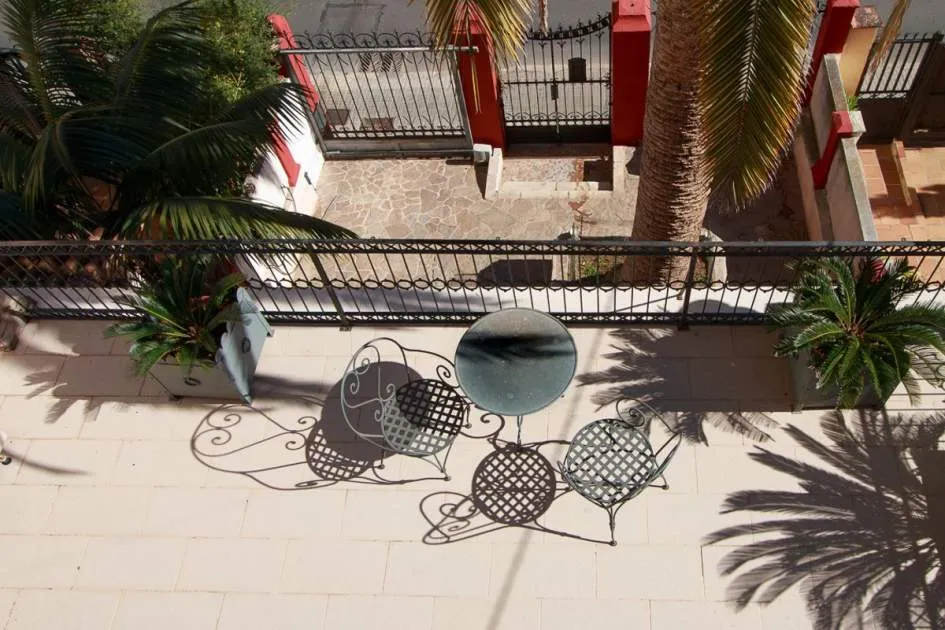 Beautiful townhouse with historic features in El Terreno, Palma