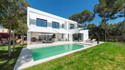 Pristine newly built villa with lovely garden in peaceful residential area of Palmanova Pristine newly built villa with lovely garden in peaceful residential area of Palmanova