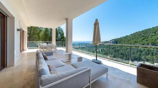 Chic villa overlooking the bay of Palma in Son Vida