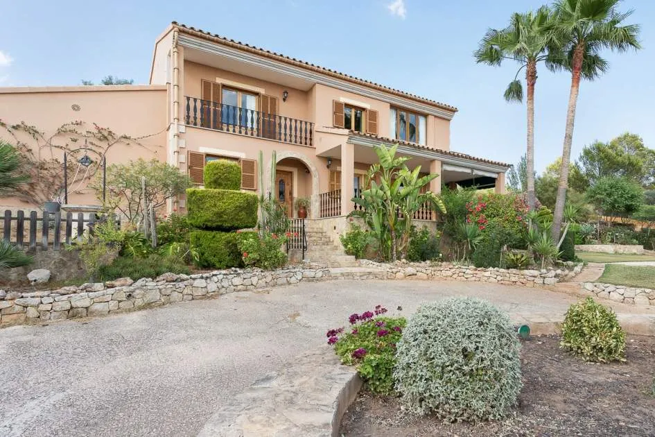 Fantastic finca with views to Palma and the sea