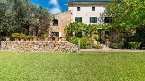 Large rustic finca with 3 guesthouses close to Cala San Vicente Large rustic finca with 3 guesthouses close to Cala San Vicente
