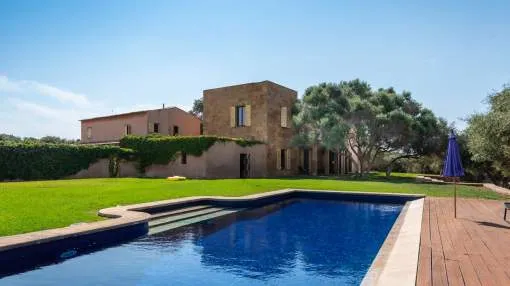 Impressive country estate centrally located to Ses Salines Impressive country estate centrally located to Ses Salines