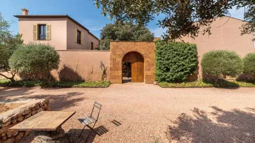 Impressive country estate centrally located to Ses Salines Impressive country estate centrally located to Ses Salines