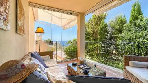 Terraced house with sea view in a well maintained residential complex in Cala Mayor, 5 minutes from Palma. Terraced house with sea view in a well maintained residential complex in Cala Mayor, 5 minutes from Palma.