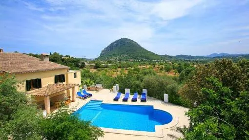 Charming finca with private pool and tennis court just a few minutes from Pollensa