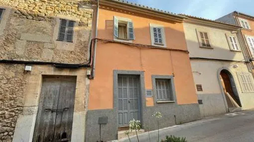 Charming townhouse in the heart of Campanet Charming townhouse in the heart of Campanet