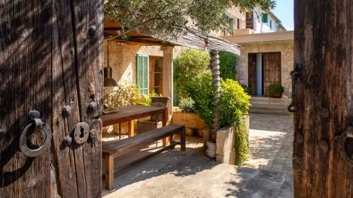 Historic country house in Calvia village with garden and pretty mountain views Historic country house in Calvia village with garden and pretty mountain views