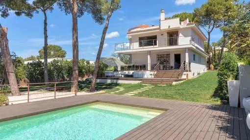 Lovely family villa with holiday rental licence and close to the beach in Santa Ponsa Lovely family villa with holiday rental licence and close to the beach in Santa Ponsa