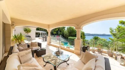 Mediterranean family villa in firstline to the sea with two guest apartments in Costa de la Calma