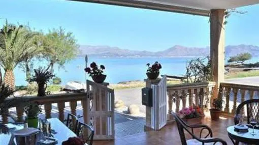 Semi-detached house in first sea line in Bacares, Alcudia for rent Semi-detached house in first sea line in Bacares, Alcudia for rent