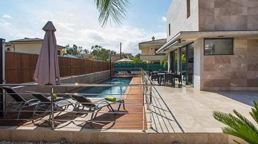 Modern villa with holiday rental licence directly at Playas de Muro Modern villa with holiday rental licence directly at Playas de Muro