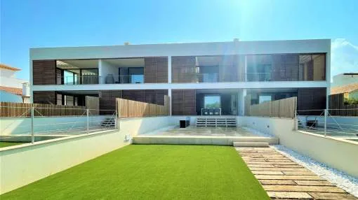 Modern Ground Floor Apartment in Front Line for Rent in Colonia de Sant Pere