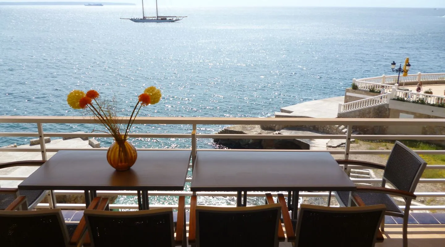 Short-term rental - Stunning Seafront Duplex-Apartment with Direct Sea Access and Magnificiant Ocean Views in Illetas Short-term rental - Stunning Seafront Duplex-Apartment with Direct Sea Access and Magnificiant Ocean Views in Illetas
