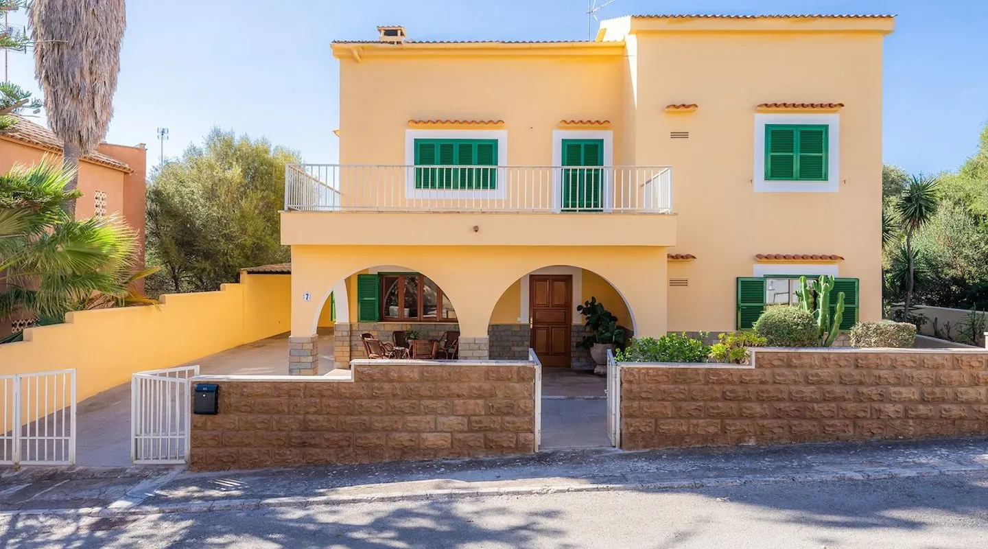 Large and authentic detached villa in Porto Colom Large and authentic detached villa in Porto Colom