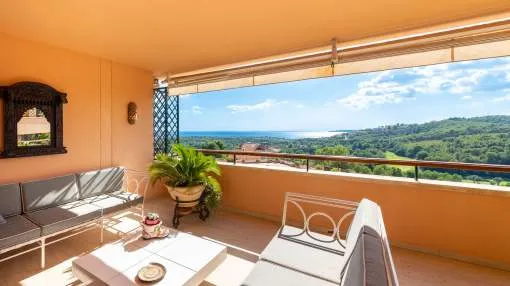 Spacious Luxury Apartment Overlooking the Bendinat Golf Course Spacious Luxury Apartment Overlooking the Bendinat Golf Course
